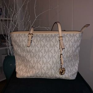 ❌SOLD❌Michael Kors Purse